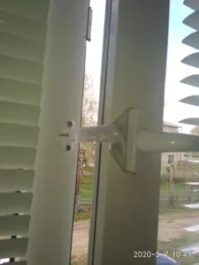 Гребенка для пластикового окна.