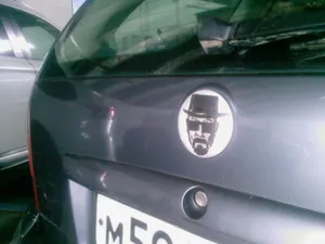 "Хайзенберг" в виде логотипа на авт...