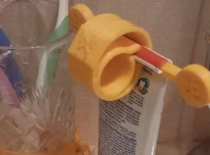 Отжимка для зубной пасты.