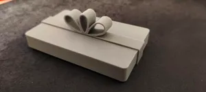 Коробочка подарочная для денег например.