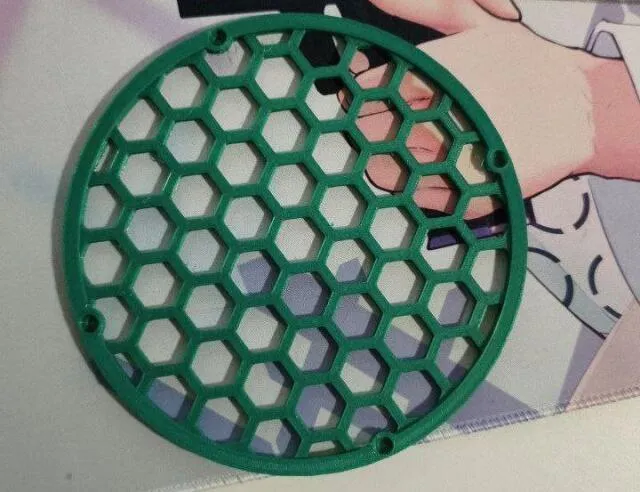 Защитные сетки на динамики 16