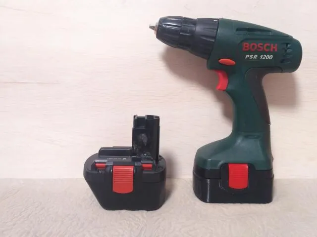 Корпус аккумулятора шуруповерта BOSCH