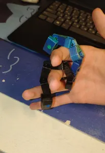 Подвижная игрушка змея