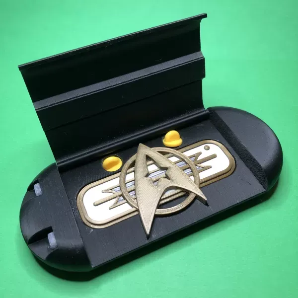 Star Trek 'The Wrath of Khan' Era Starfleet Insignia & Box — Фото 9 из 9