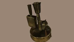 Inkpot for blue and black ink