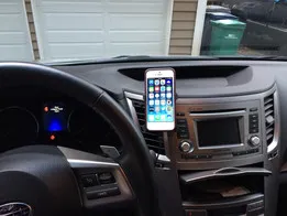 iPhone 5 Car Mount fits into Subaru Air Vent