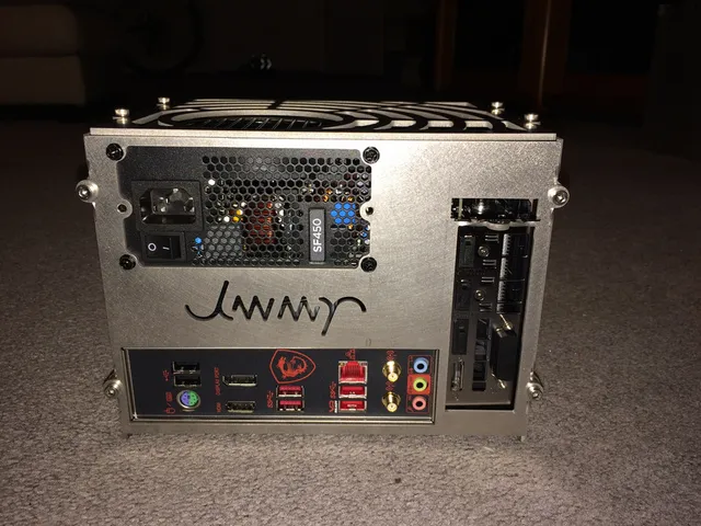 6 liter ITX Gaming Computer Case — Фото 13 из 17