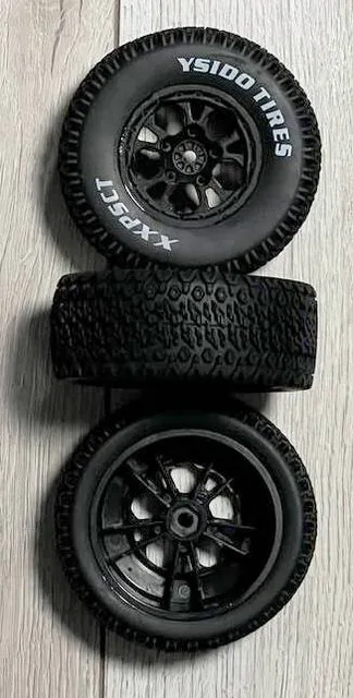 RC Short Course Tire + Rim (1:10 Scale, Off-road, 12mm Hex) — Фото 2 из 5