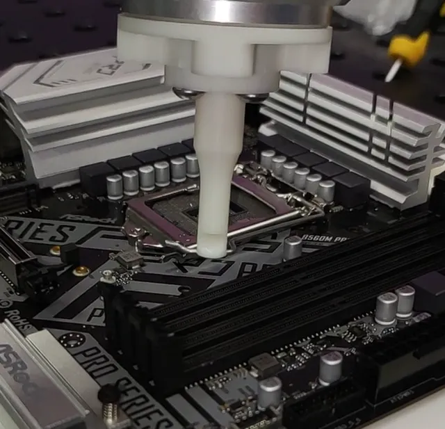 pin for opening the CPU socket — Image 2 of 5