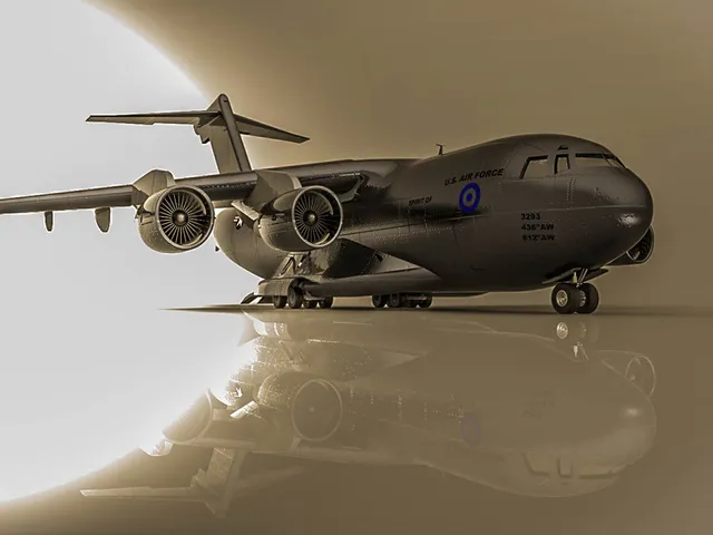 C-17 Globemaster III — Image 22 of 23
