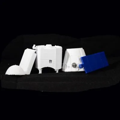 SpaceX Falcon 9 Model Kit — Image 27 of 36