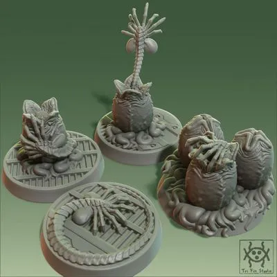 Face hugger and Xenomorph Eggs