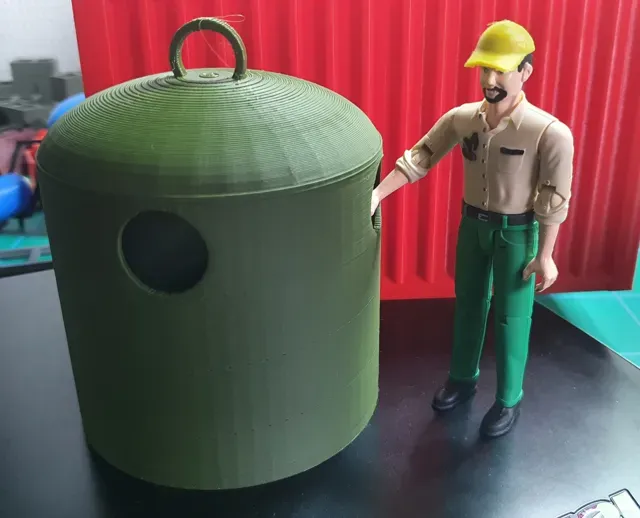 Glass Recycle bin scalemodel for diorama 1/14,1/16 — Image 3 of 3