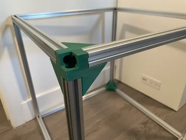 Corner Bracket for 2020 Extrusion With Diagonal Hole