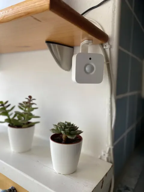 Mount for Philips Hue wireless motion sensor — Image 2 of 3