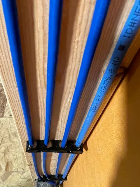 4 Cable Clamp — Image 2 of 3