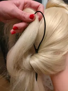 Hair braiding tool