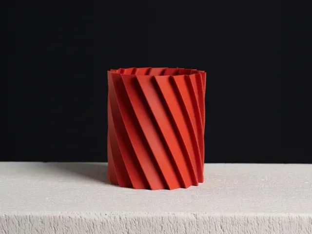 Twisted Pencil Cup, (vase mode & shelled) — Фото 3 из 4