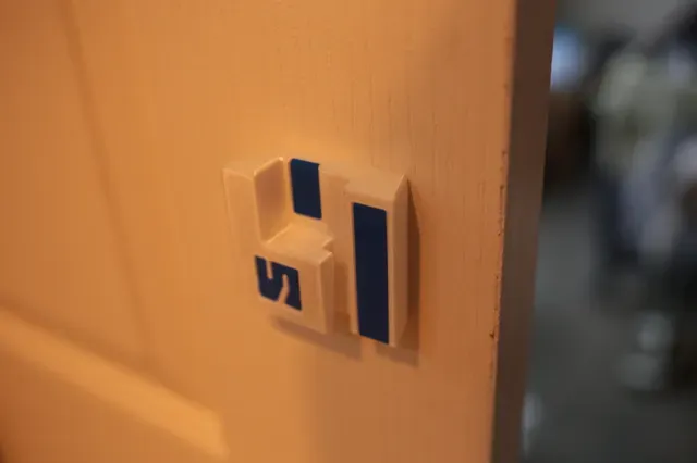 Slide Door Handle and Lock — Image 8 of 15