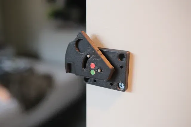 Slide Door Handle and Lock — Image 3 of 15