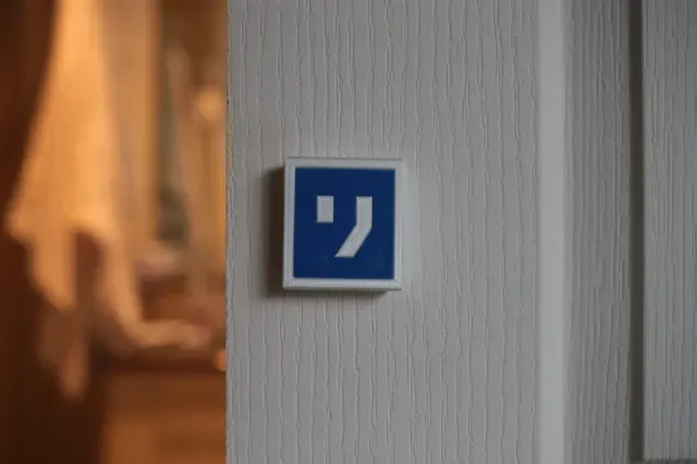 Slide Door Handle and Lock — Image 12 of 15