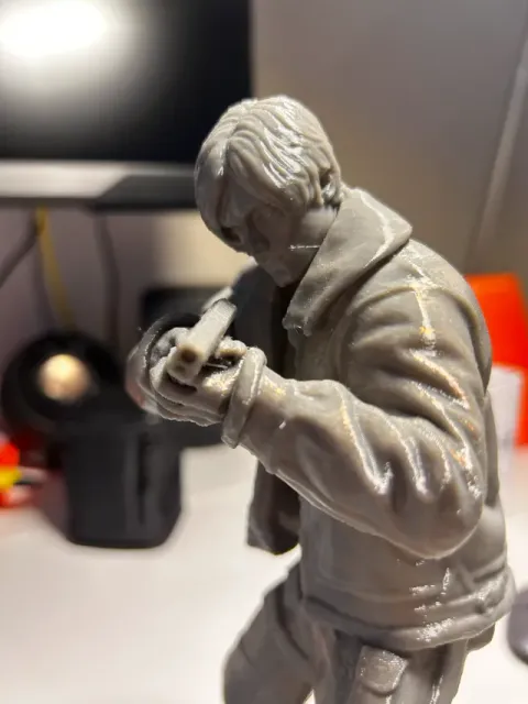 Action figure leon kennedy resident evil — Image 7 of 7