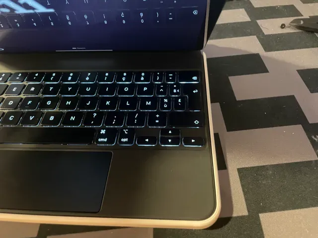 Magic Keyboard Ipad 11" Case (anti scratch) — Image 3 of 3