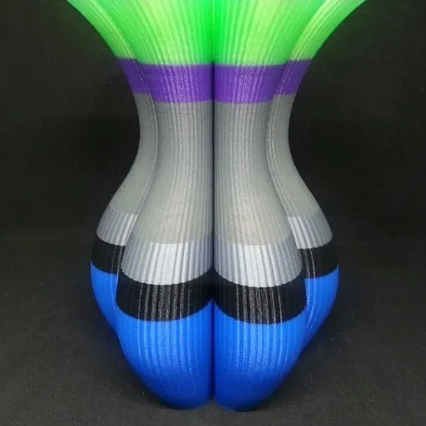 Hexacoil Vase — Image 5 of 6