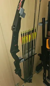Simple Compound Bow and Arrow Wall Mount