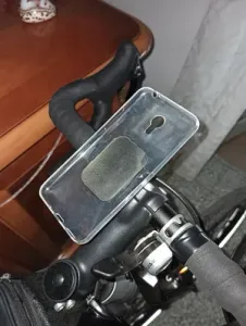 Bike smartphone mount with quick lock - Aero ver.