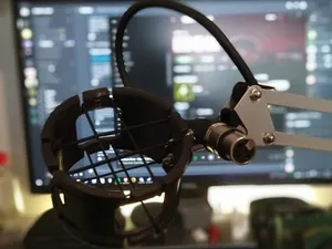 Microphone Shock Mount using ikea lamp mount remix