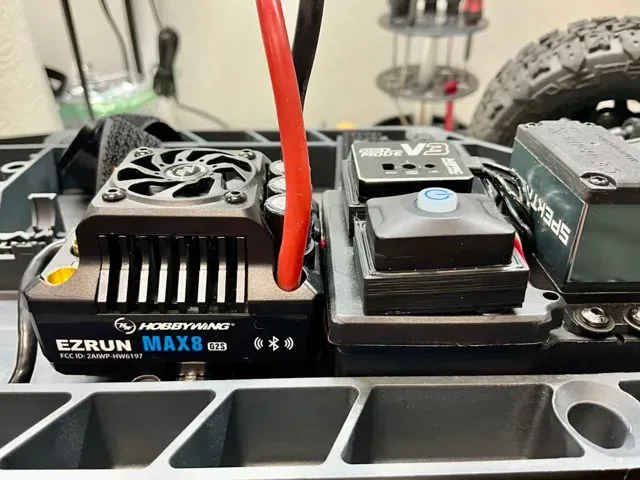 Arrma Mojave 4s Max8 ESC and Switch Mount — Image 4 of 5