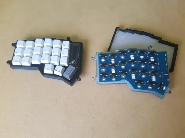 Carcasa para teclado Corne (2 partes cada una) — Image 3 of 3