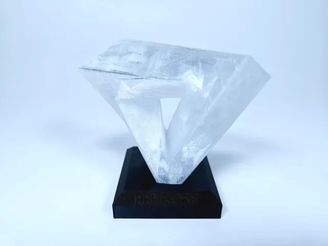 Penrose Impossible Triangle – Statue with Stand — Фото 4 из 6