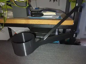 Beer/cup holder for desk