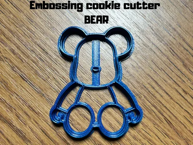 Embossing Cookie cutter bear