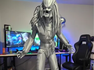 Life-Size Alien Vs Predator Part 1