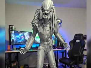 Life-Size Alien Vs Predator Part 2