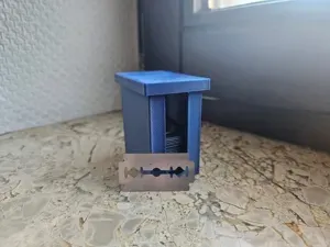Safety Razor Blade Container Storage