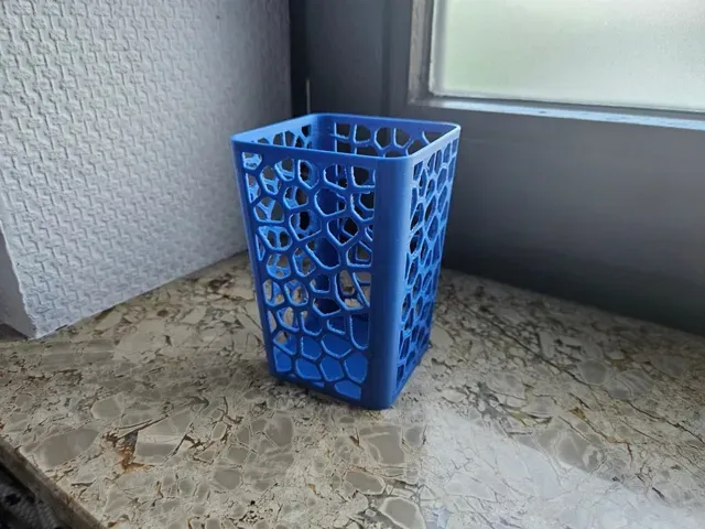 Voronoi pencil holder cup organizer — Image 2 of 3