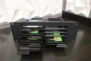 Hot swap 10-inch rack plate for 8 SSD units 5ux2u