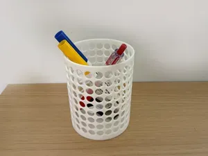 简约镂空小笔筒