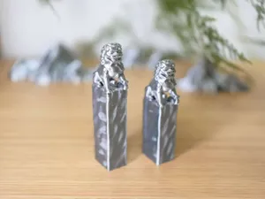 一对石头狮子