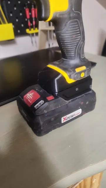 DeWalt 10,8v 12v adapter to parkside 20v battery — Image 4 of 4