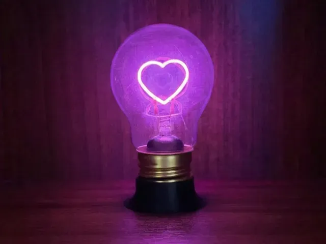 E40 light bulb stand