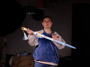 原神白马仙人兹白专武朏魄含光电筒发光版