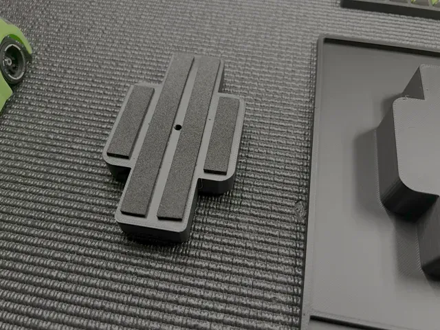 Kyosho Mini-Z 1:28 RC Pit Tray with Stand — Image 4 of 4