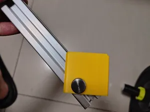 20铝型材45°切角打孔辅助件-M3