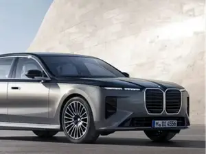 BMW宝马i7 1：64模型