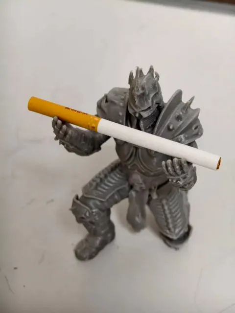 魔兽世界 阿尔萨斯 巫妖王 香烟架/递烟模型 — Image 3 of 3